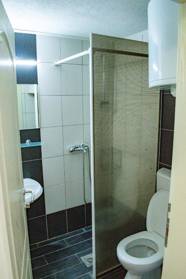 Restaurant & Apartments Lipa Pestani Exterior photo